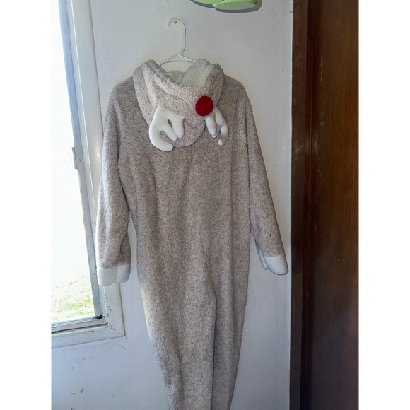 It’s that time!! 🎄🤶Reindeer red nose onesie, ex-large, but fits more like a lg - Picture 9 of 9